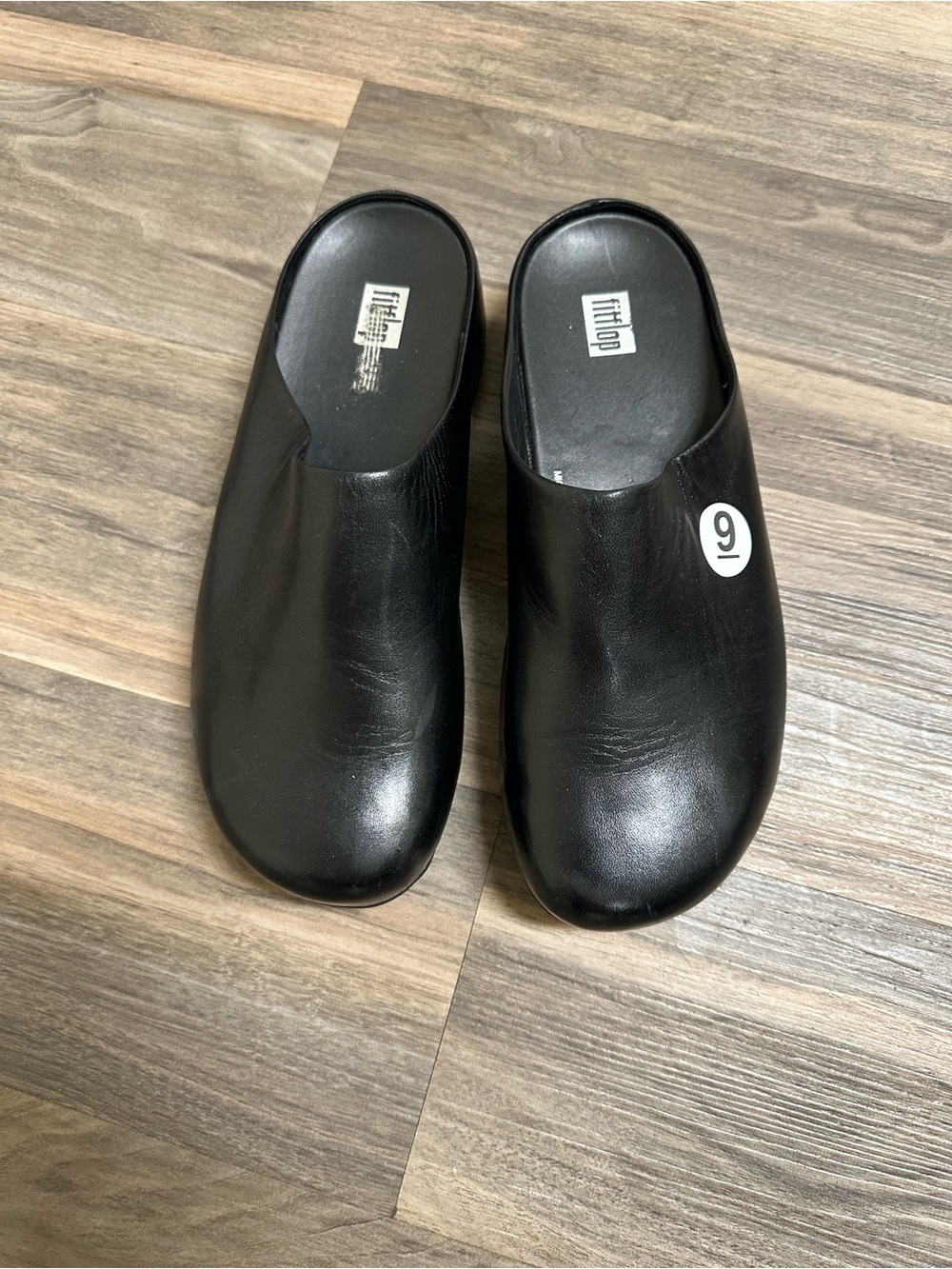 FitFlop Shuv Leather Clogs